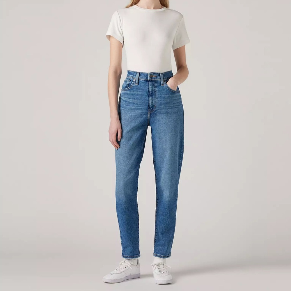 MOM Jeans Levi Strauss & Co. since 1853
Every Pair Satisfaction Guaranteed